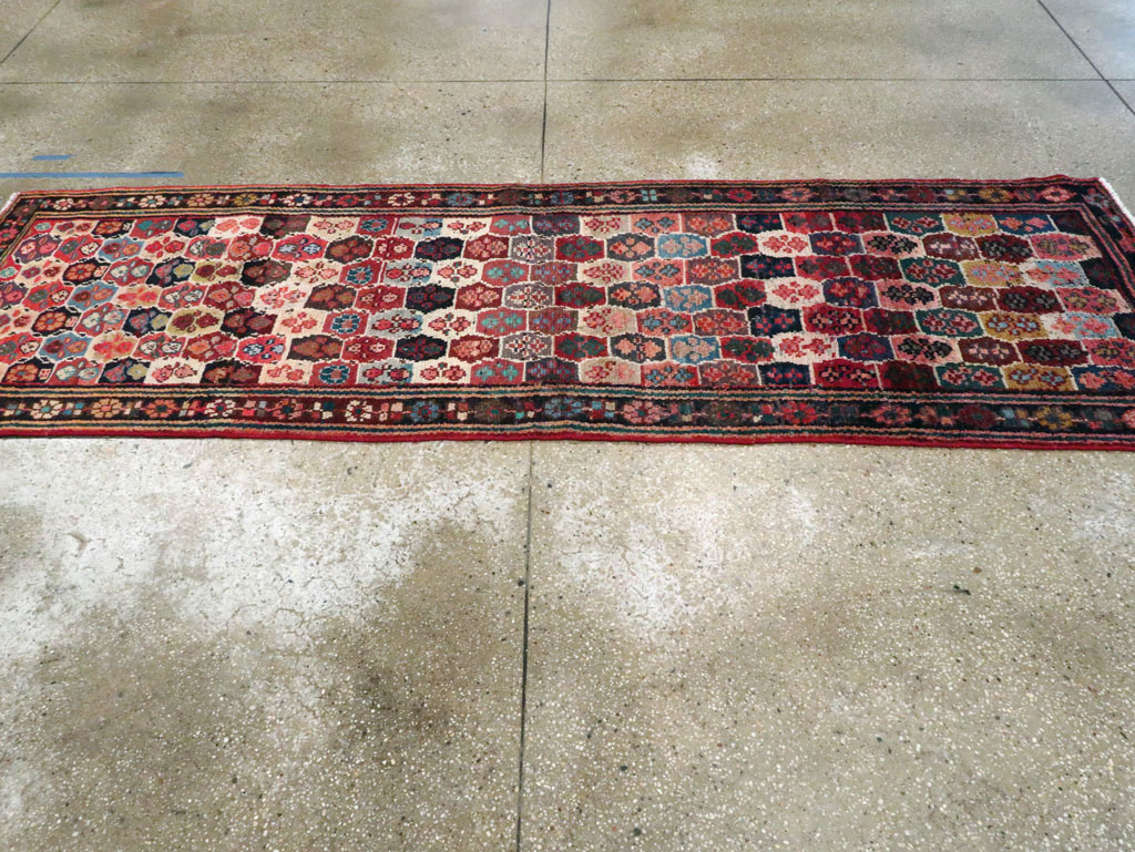 Vintage Persian Kurdish Runner, No.27457 - Galerie Shabab