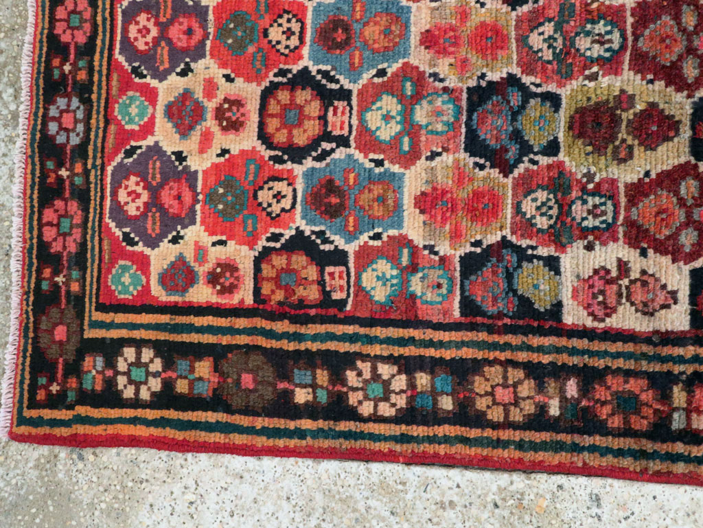 Vintage Persian Kurdish Runner, No.27457 - Galerie Shabab