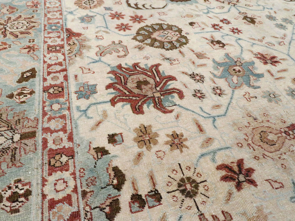 Vintage Persian Tabriz Accent Rug, No.27482 - Galerie Shabab