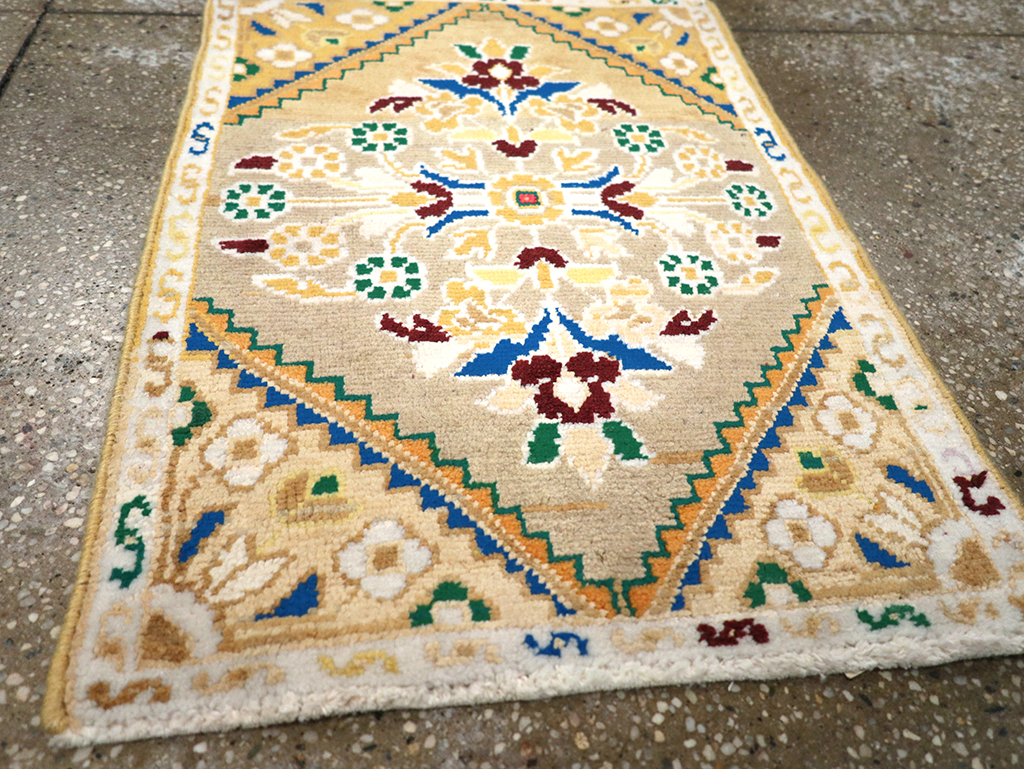 Vintage Persian Mahal Throw Rug (Pair: 1 of 2), No.27507 - Galerie Shabab