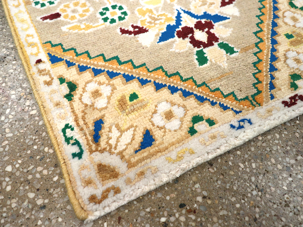 Vintage Persian Mahal Throw Rug (Pair: 1 of 2), No.27507 - Galerie Shabab