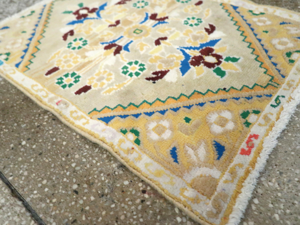 Vintage Persian Mahal Throw Rug (Pair: 2 of 2), No.27508 - Galerie Shabab