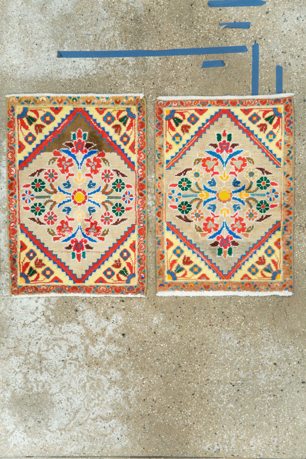 Vintage Persian Mahal Throw Rug (Pair: 2 of 2), No.27510 - Galerie Shabab