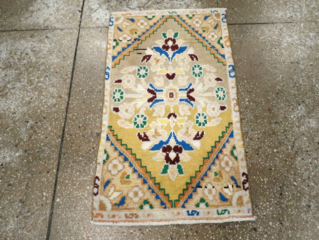 Vintage Persian Hamadan Throw Rug, No.27511 - Galerie Shabab