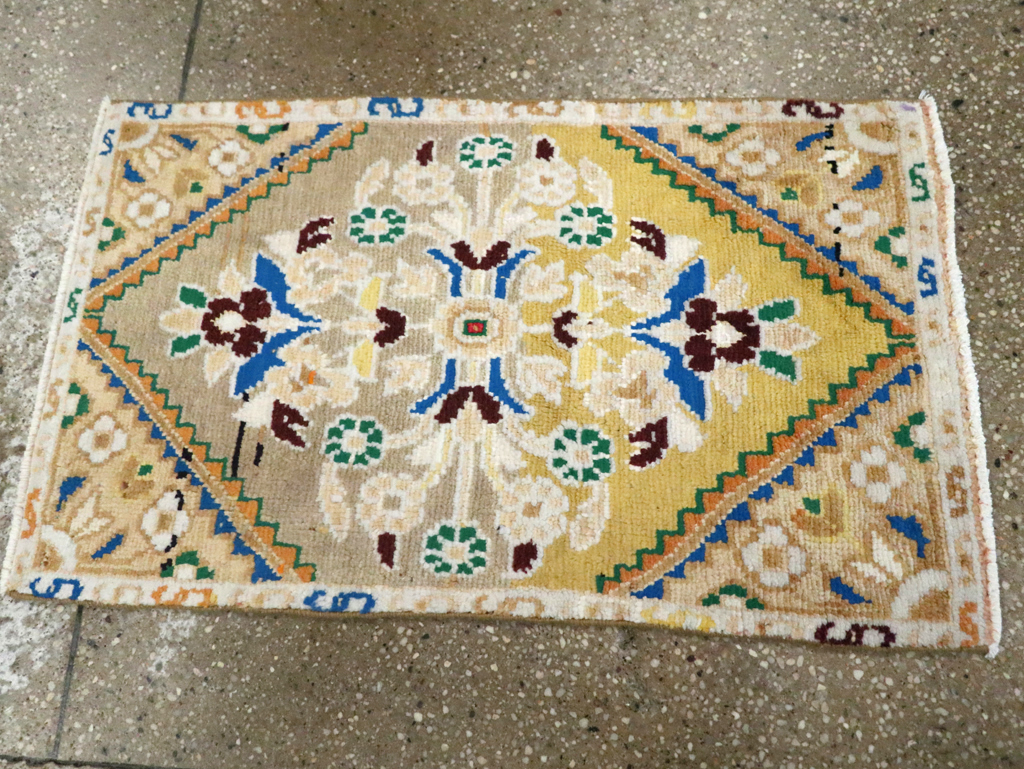 Vintage Persian Hamadan Throw Rug, No.27511 - Galerie Shabab