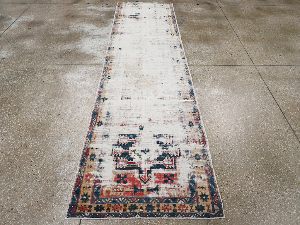 Vintage Persian Karajeh Runner, No.27518 - Galerie Shabab