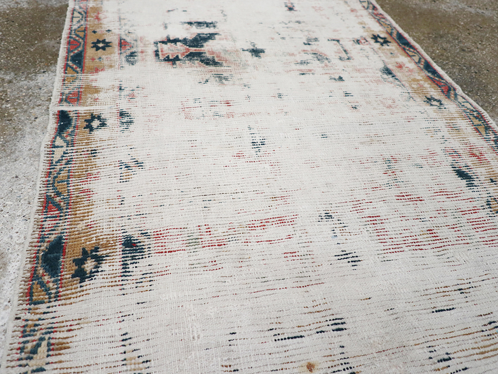 Vintage Persian Karajeh Runner, No.27518 - Galerie Shabab