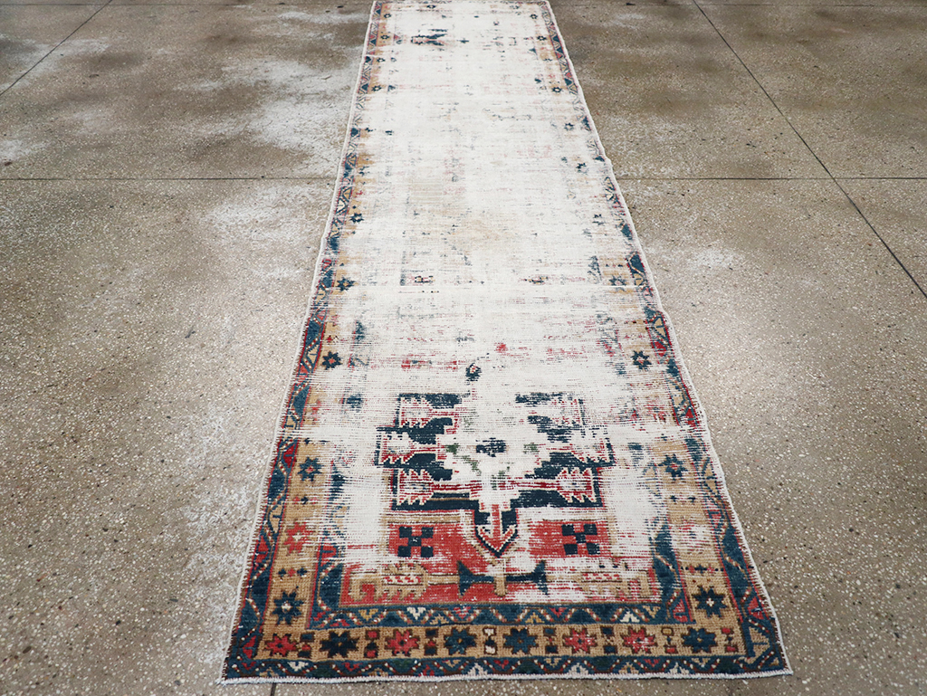 Vintage Persian Karajeh Runner, No.27518 - Galerie Shabab