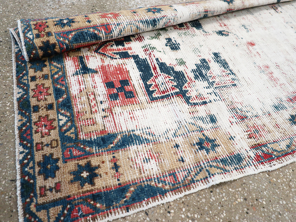 Vintage Persian Karajeh Runner, No.27518 - Galerie Shabab