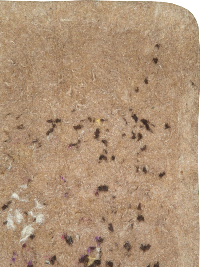 Vintage Persian Namad Felt Accent Rug, No.27545 - Galerie Shabab