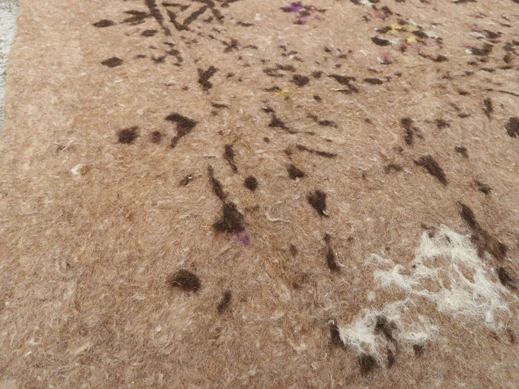 Vintage Persian Namad Felt Accent Rug, No.27545 - Galerie Shabab