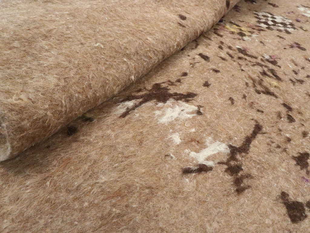 Vintage Persian Namad Felt Accent Rug, No.27545 - Galerie Shabab