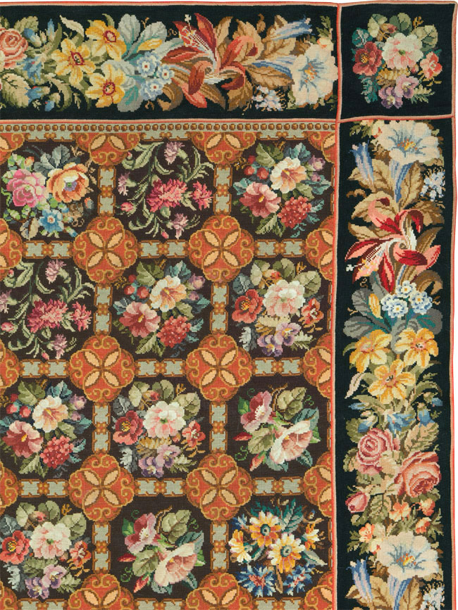 Antique English Flatweave Needlepoint Room Size Carpet, No.27565 - Galerie Shabab