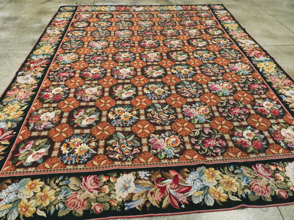 Antique English Flatweave Needlepoint Room Size Carpet, No.27565 - Galerie Shabab