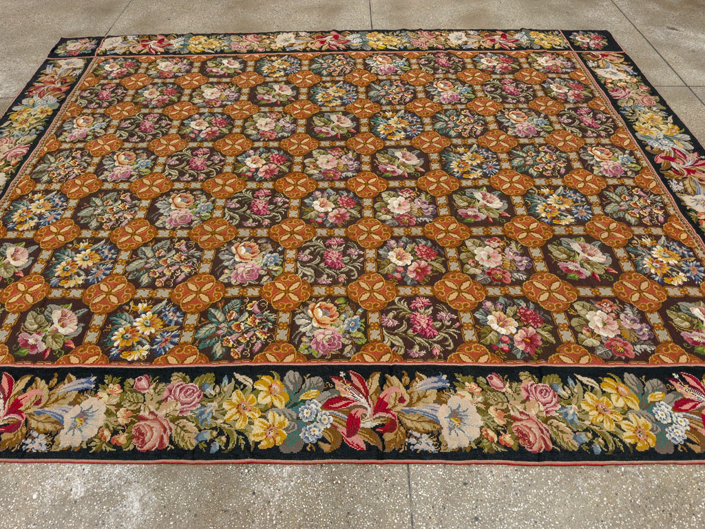 Antique English Flatweave Needlepoint Room Size Carpet, No.27565 - Galerie Shabab