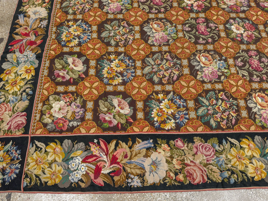 Antique English Flatweave Needlepoint Room Size Carpet, No.27565 - Galerie Shabab