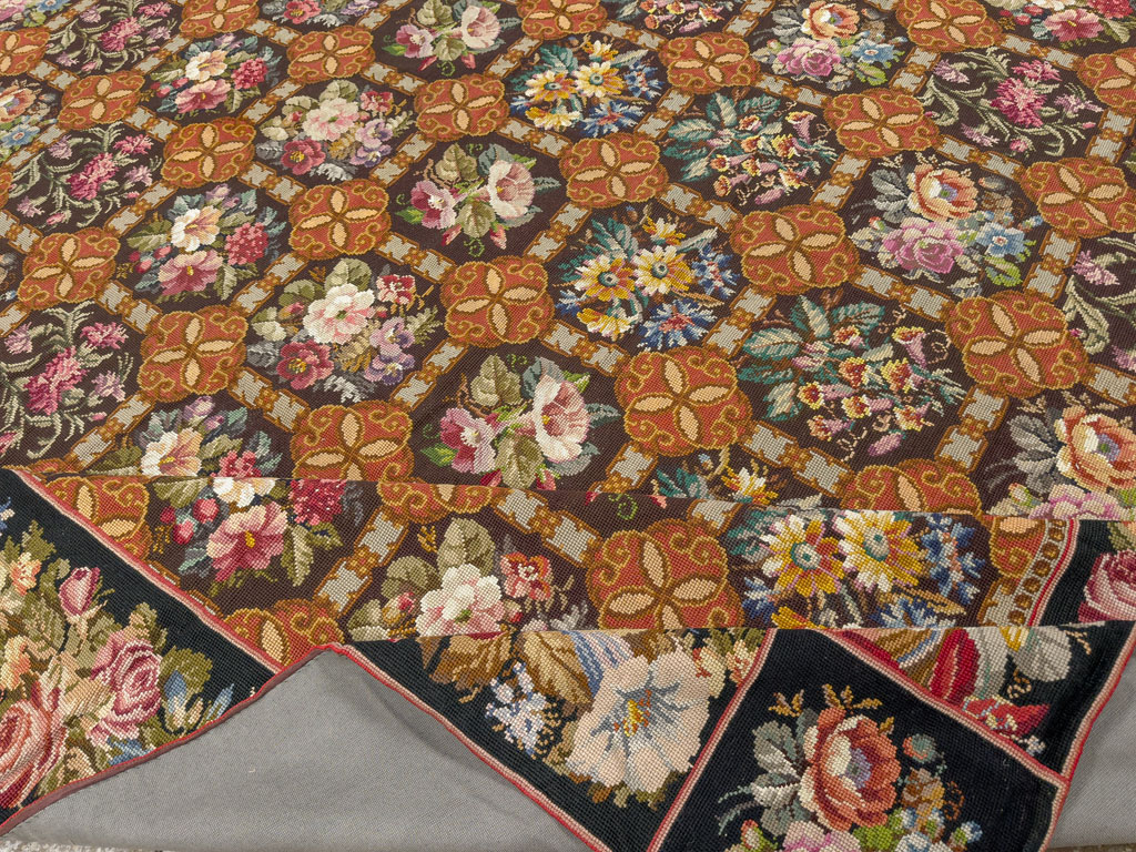 Antique English Flatweave Needlepoint Room Size Carpet, No.27565 - Galerie Shabab
