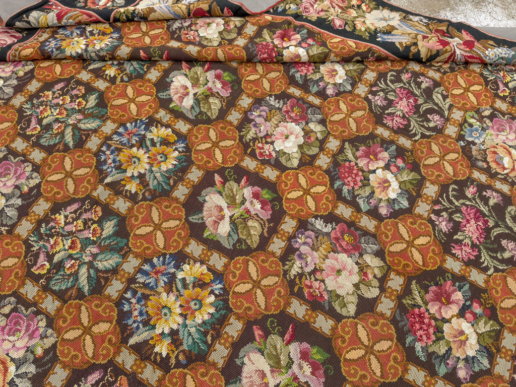 Antique English Flatweave Needlepoint Room Size Carpet, No.27565 - Galerie Shabab