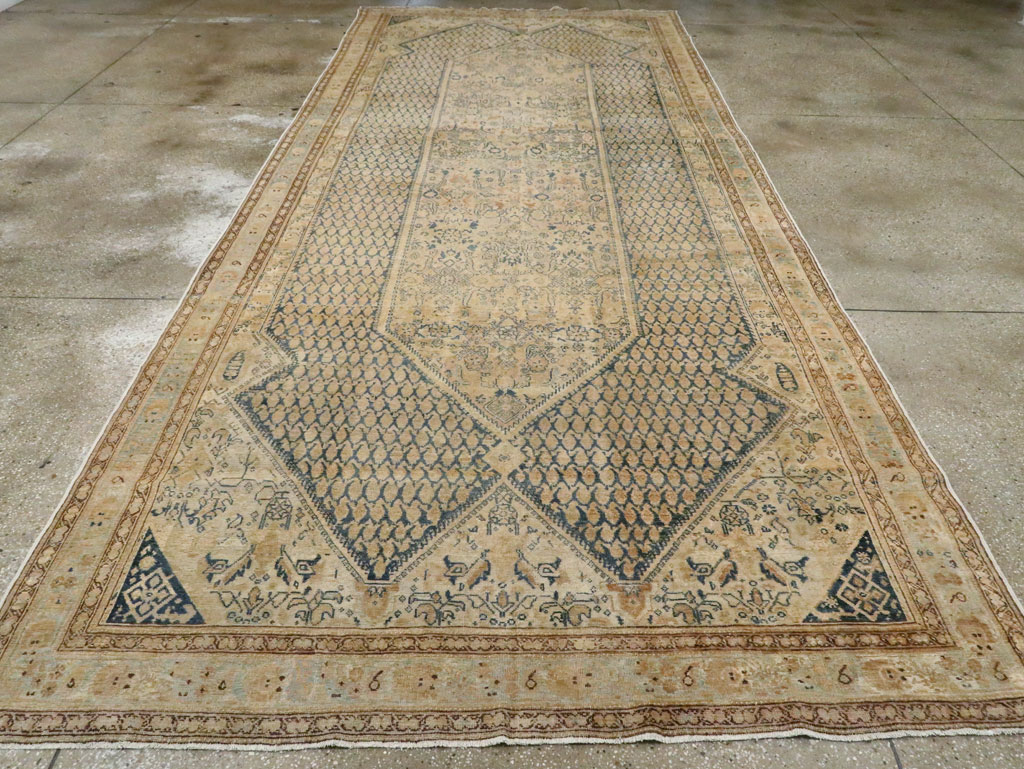 Antique Persian Malayer Long Gallery carpet, No.27566 - Galerie Shabab