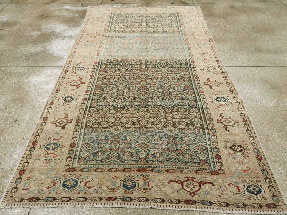 Antique Persian Malayer Gallery Carpet, No.27576 - Galerie Shabab