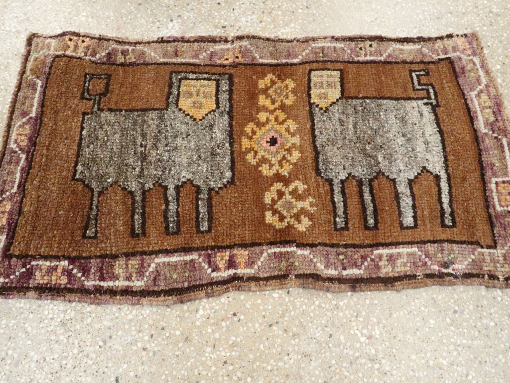 Vintage Anatolian Pictorial Rug, No.27625 - Galerie Shabab