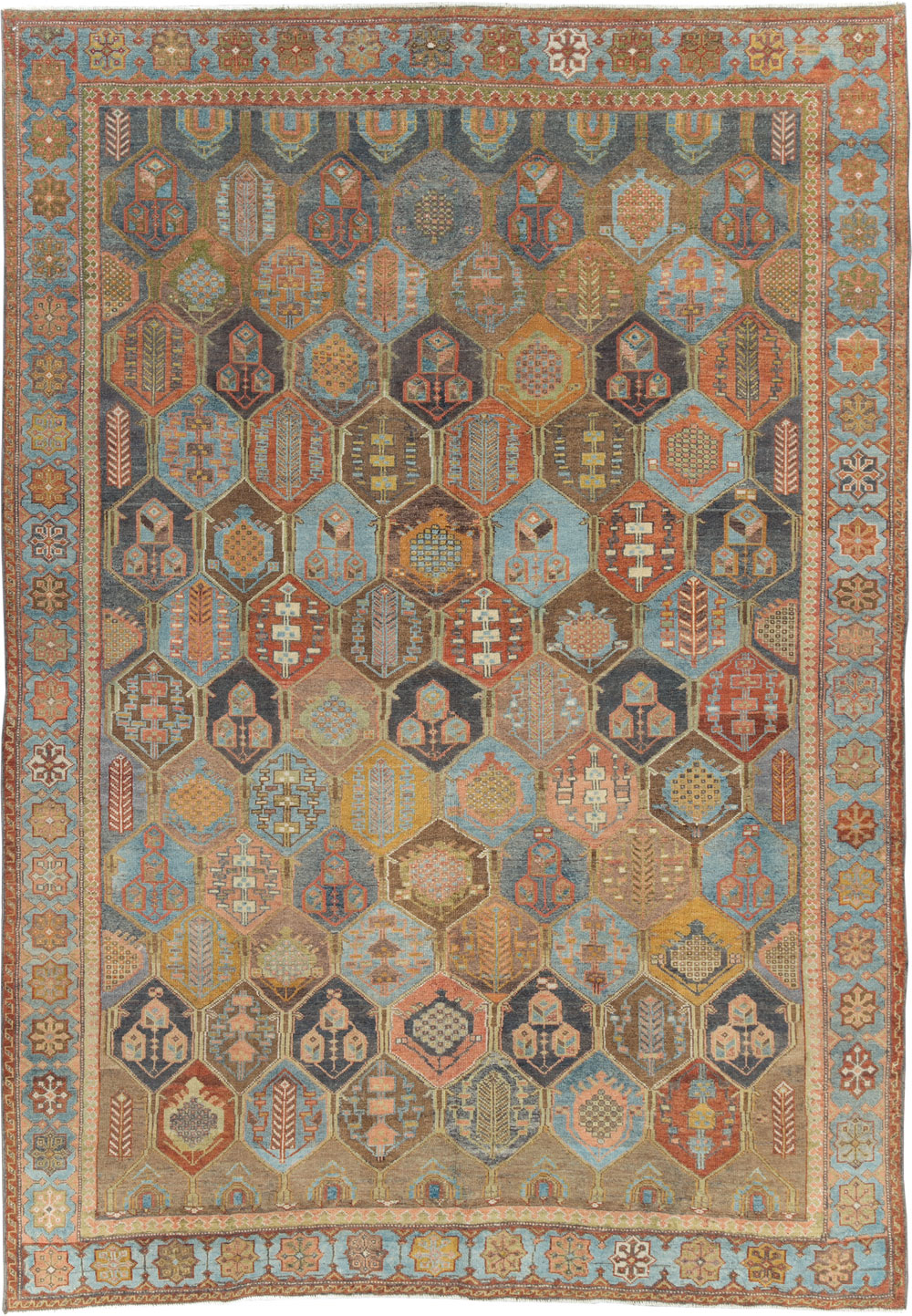 Antique Persian Bakhtiari Accent Rug, No.27626 - Galerie Shabab