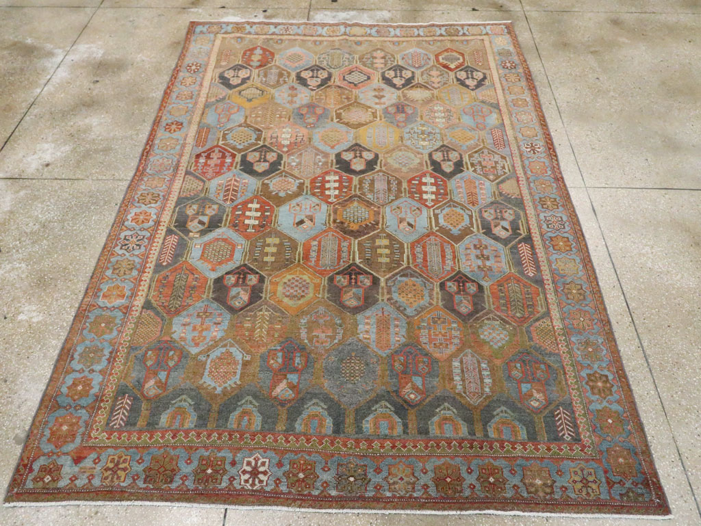 Antique Persian Bakhtiari Accent Rug, No.27626 - Galerie Shabab