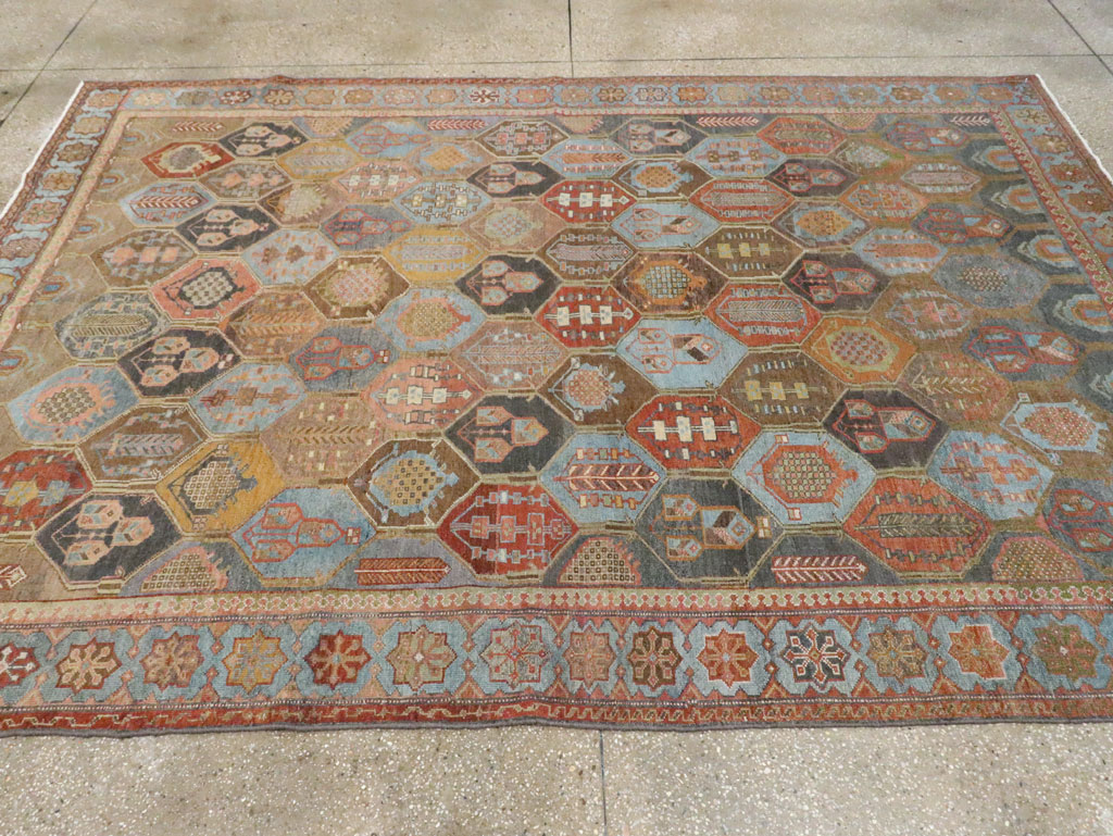 Antique Persian Bakhtiari Accent Rug, No.27626 - Galerie Shabab