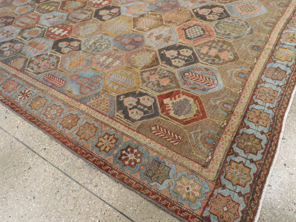 Antique Persian Bakhtiari Accent Rug, No.27626 - Galerie Shabab