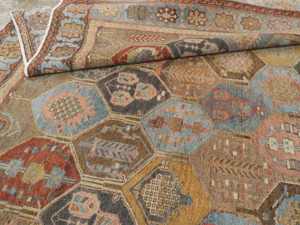 Antique Persian Bakhtiari Accent Rug, No.27626 - Galerie Shabab