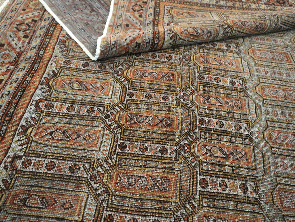 Antique Persian Shiraz Accent Rug, No.27631 - Galerie Shabab