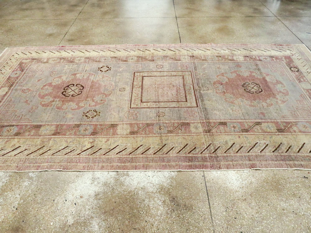 Antique East Turkestan Khotan Gallery Carpet, No.27632 - Galerie Shabab