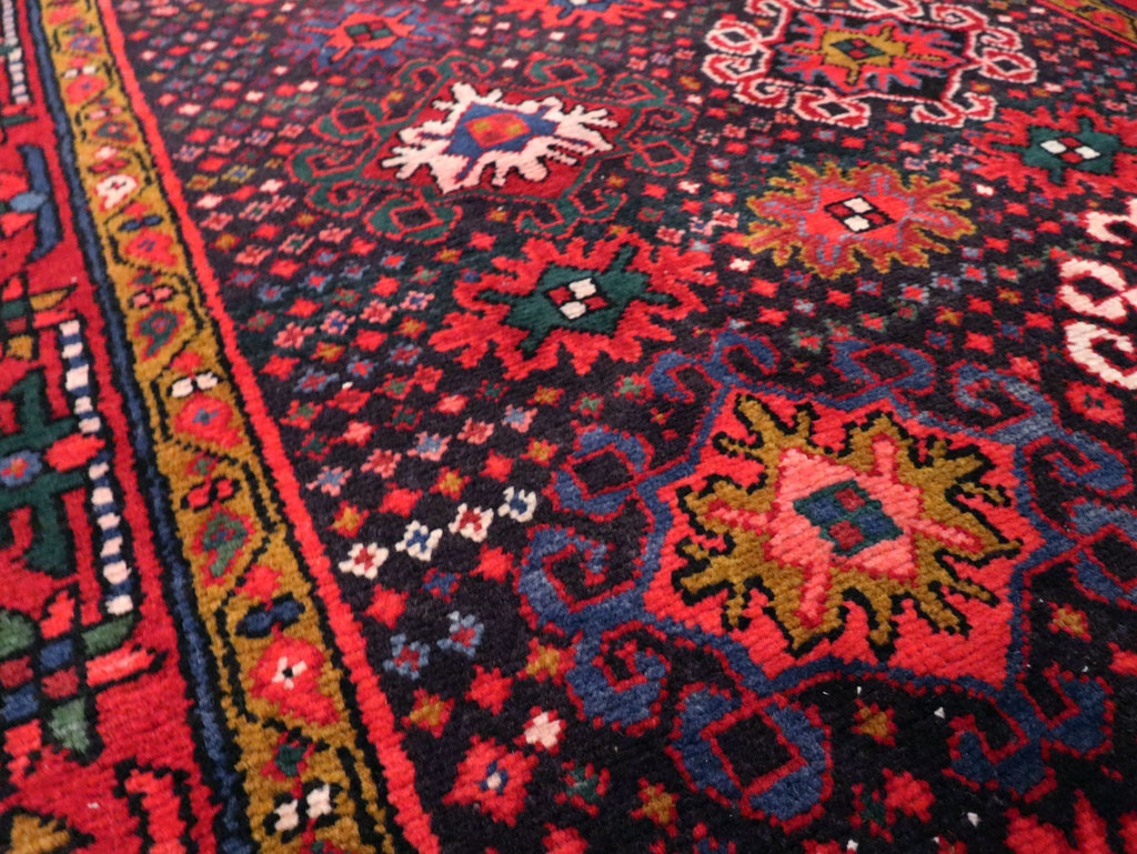 Vintage Persian Malayer Gallery Rug, No.27633 - Galerie Shabab