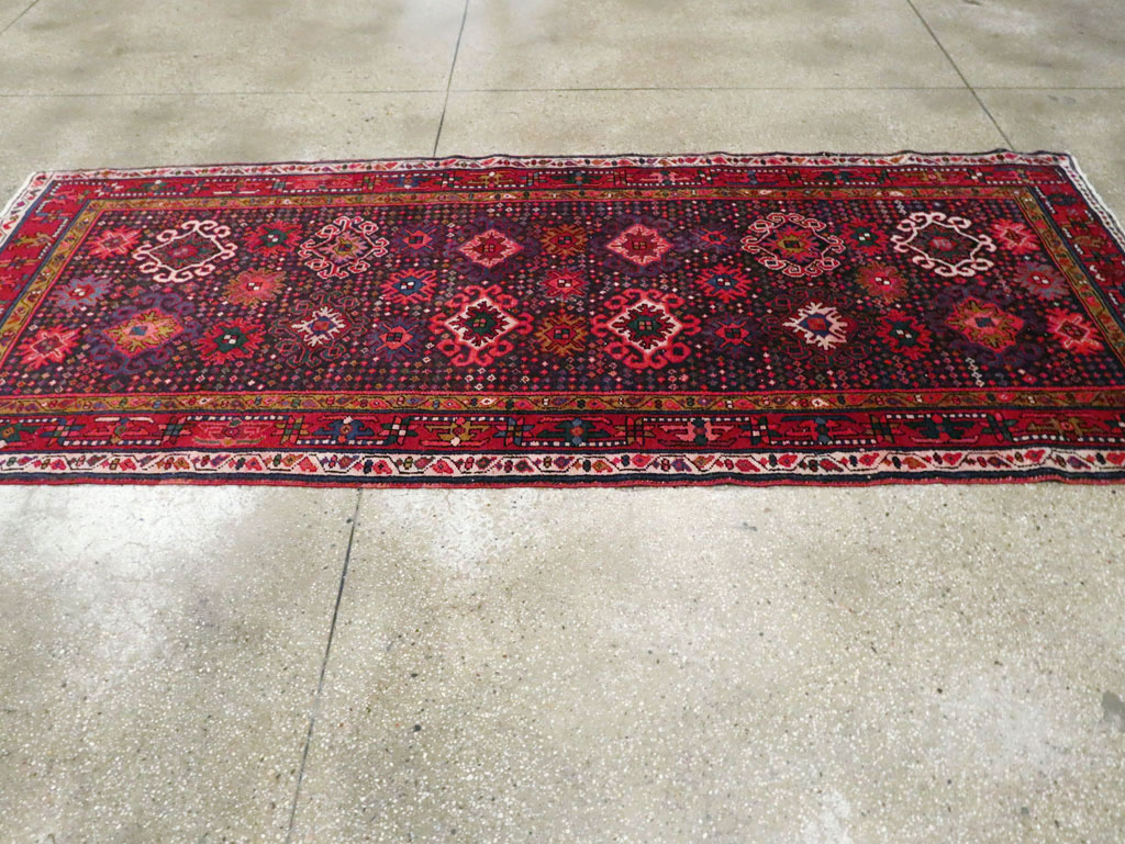 Vintage Persian Malayer Gallery Rug, No.27633 - Galerie Shabab