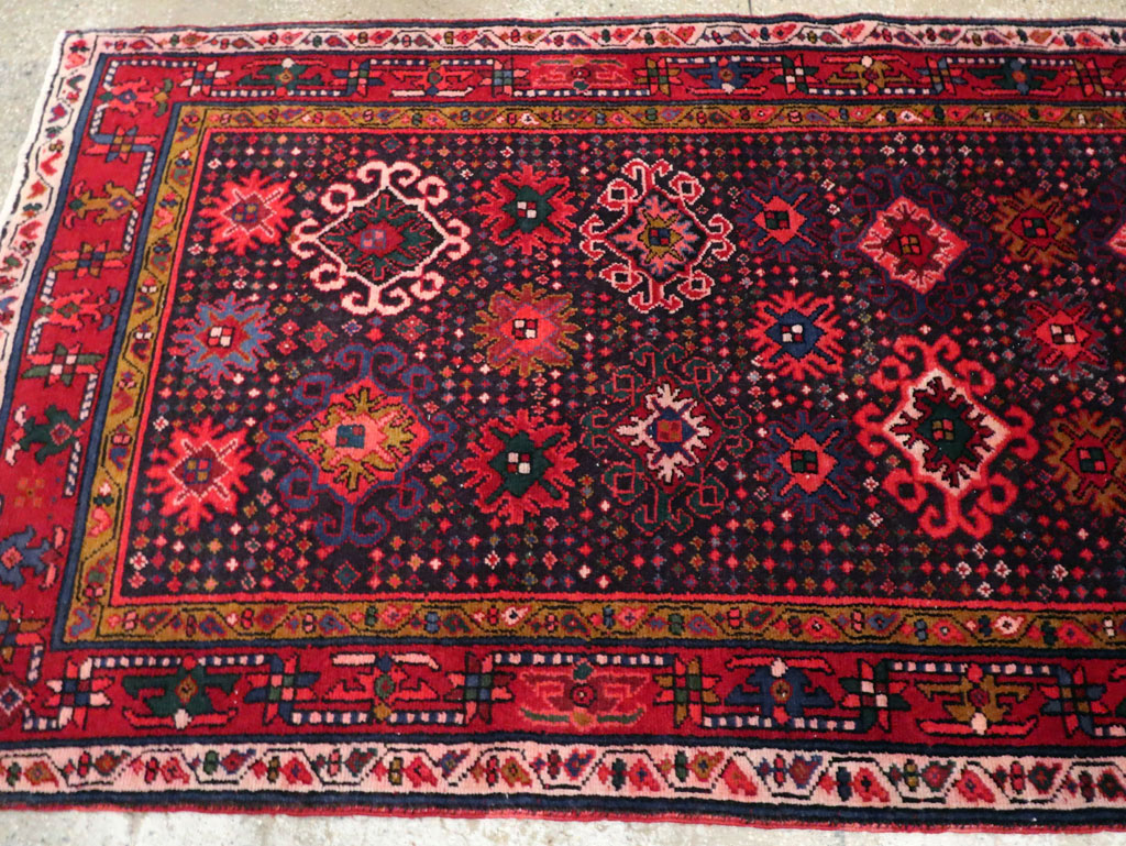 Vintage Persian Malayer Gallery Rug, No.27633 - Galerie Shabab