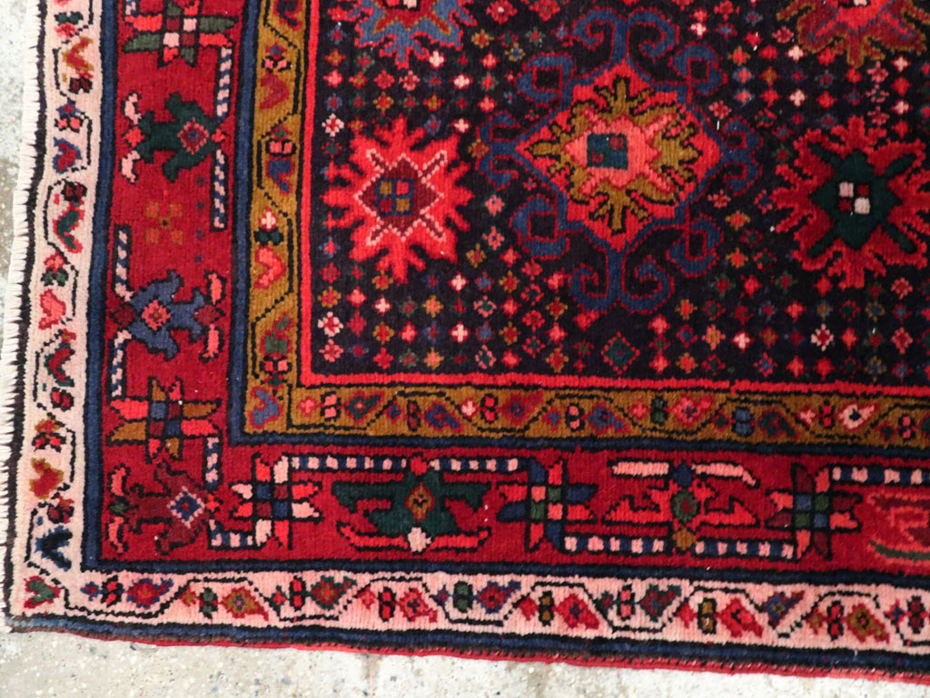 Vintage Persian Malayer Gallery Rug, No.27633 - Galerie Shabab