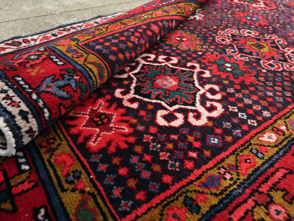 Vintage Persian Malayer Gallery Rug, No.27633 - Galerie Shabab