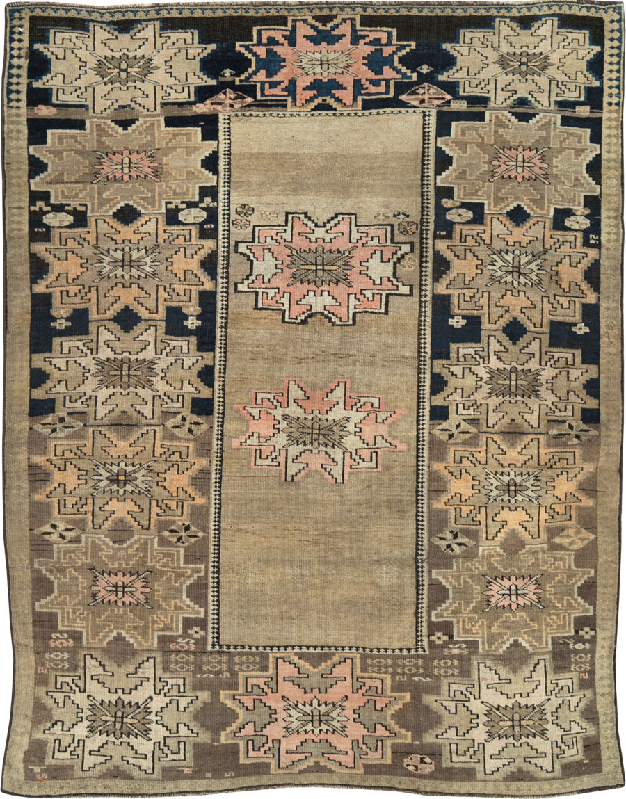 Antique Caucasian Shirvan Accent Rug, No.27657 - Galerie Shabab