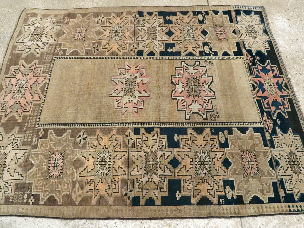 Antique Caucasian Shirvan Accent Rug, No.27657 - Galerie Shabab