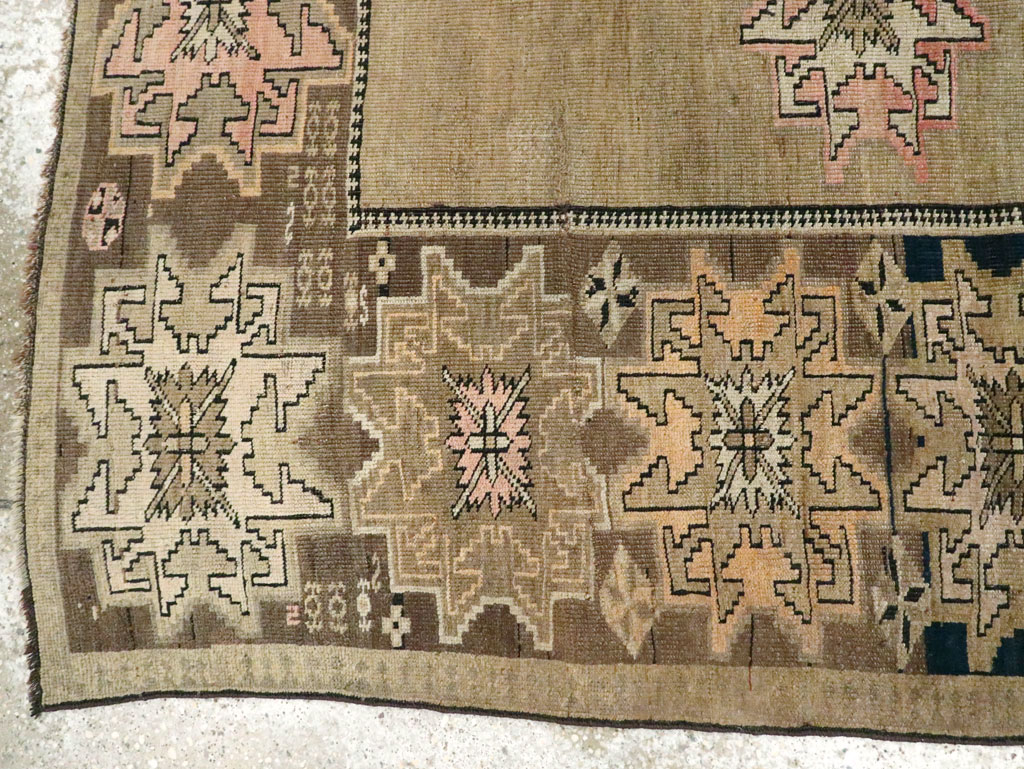 Antique Caucasian Shirvan Accent Rug, No.27657 - Galerie Shabab