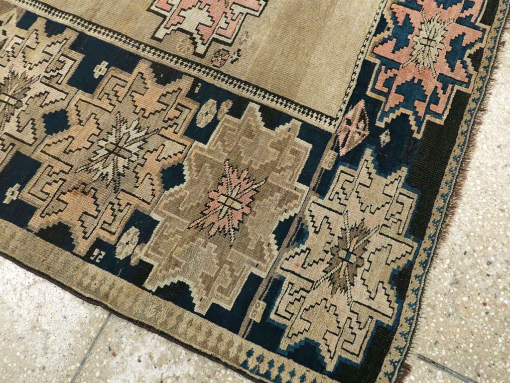 Antique Caucasian Shirvan Accent Rug, No.27657 - Galerie Shabab