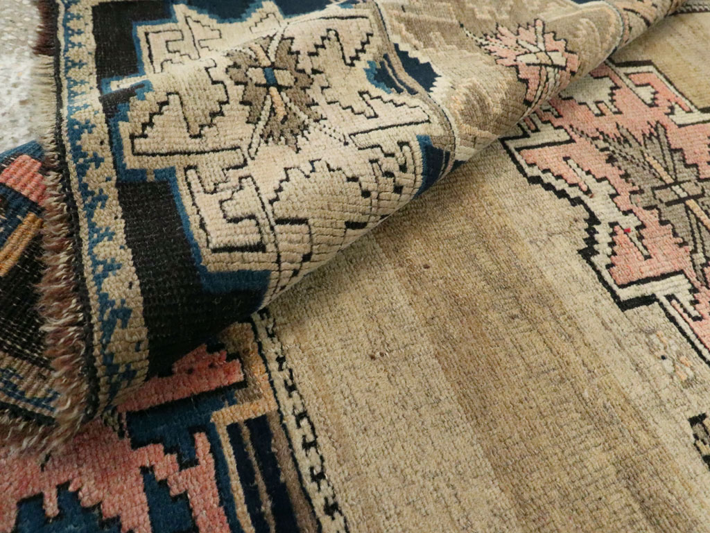 Antique Caucasian Shirvan Accent Rug, No.27657 - Galerie Shabab