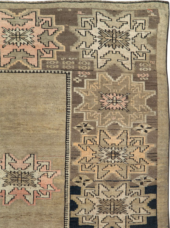 Antique Caucasian Shirvan Accent Rug, No.27657 - Galerie Shabab