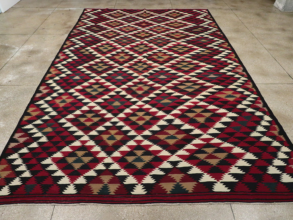 Vintage Turkish Flatweave Kilim Long Room Size Carpet, No.27661 - Galerie Shabab