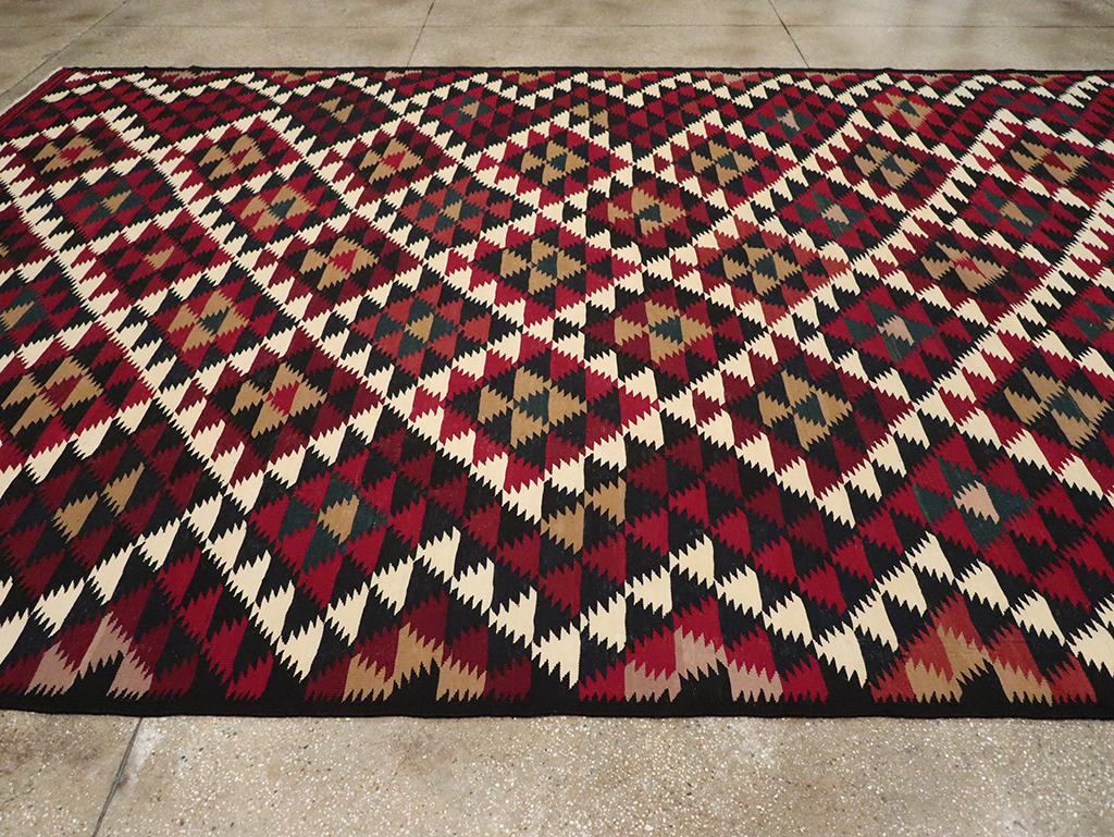 Vintage Turkish Flatweave Kilim Long Room Size Carpet, No.27661 - Galerie Shabab