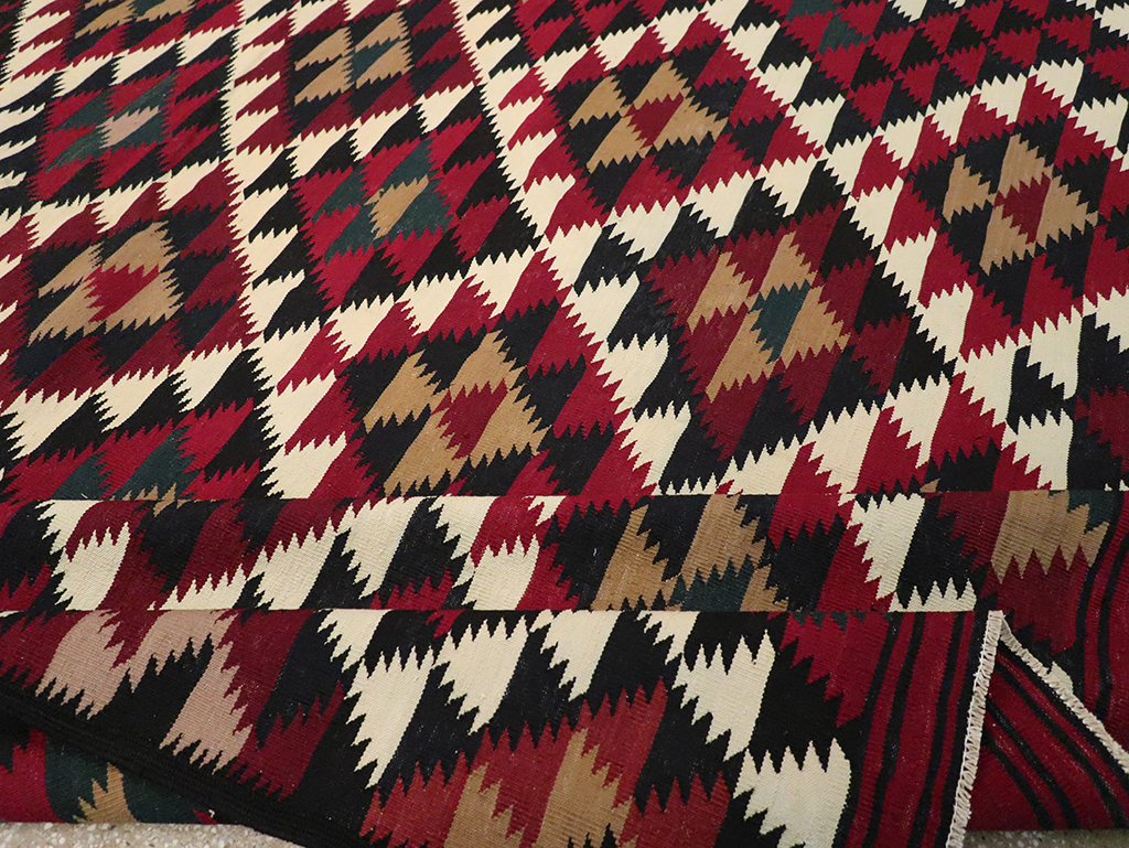 Vintage Turkish Flatweave Kilim Long Room Size Carpet, No.27661 - Galerie Shabab