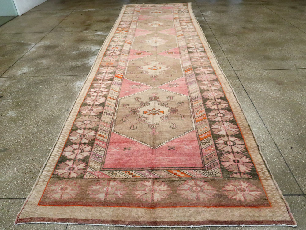 Vintage Turkish Anatolian Wide Gallery Runner, No.27682 - Galerie Shabab