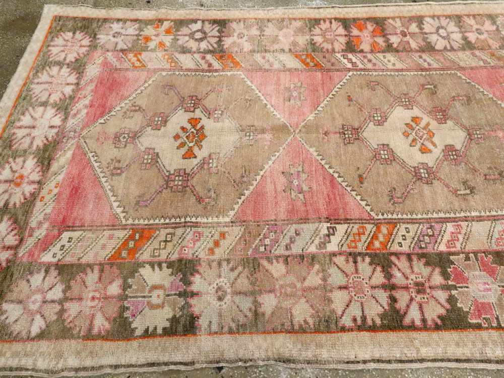 Vintage Turkish Anatolian Wide Gallery Runner, No.27682 - Galerie Shabab