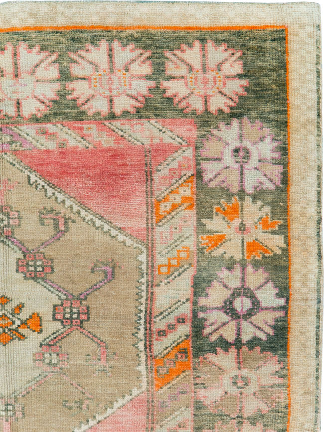 Vintage Turkish Anatolian Wide Gallery Runner, No.27682 - Galerie Shabab