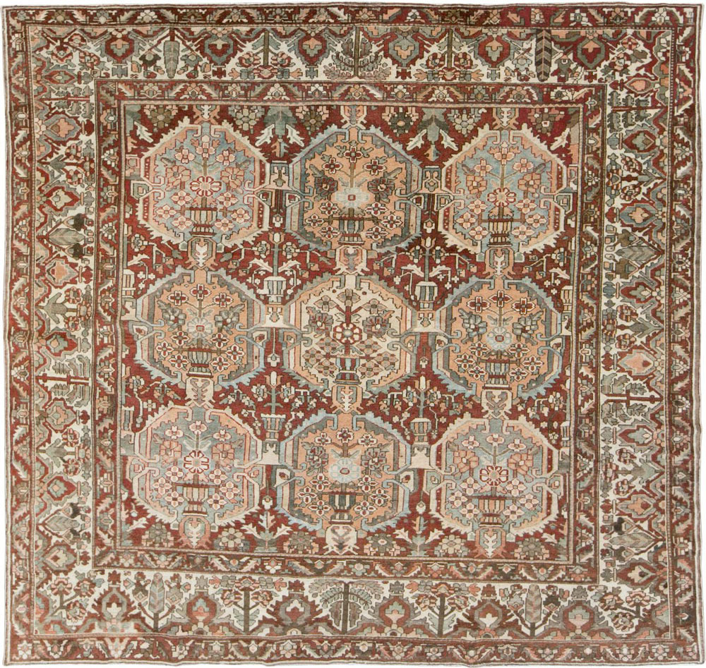 Vintage Persian Bakhtiari Square Room Size Carpet, No.27727 - Galerie Shabab